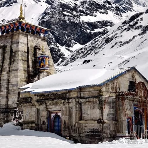 Kedarnath Temple in snow
